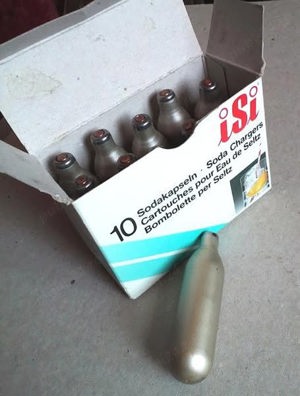 cutie cu 10 capsule autosifon, made în Austria