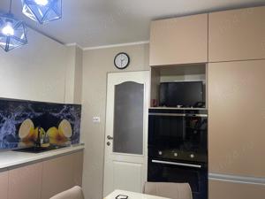 Vand apartament 2 camere, decomandat 87000 EUR usor negociabil - imagine 3