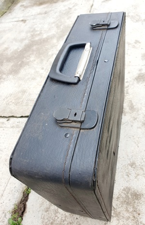 Geanta valiza veche, decor, vitrinabsau pentru restaurat. Au fost facute modificari fata de original - imagine 3