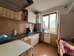 Apartament cu 2 camere, decomandat, situat in zona Dambovita - imagine 4