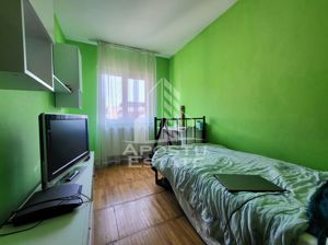 Apartament cu 3 camere, decomandat, zona Lipovei - imagine 3