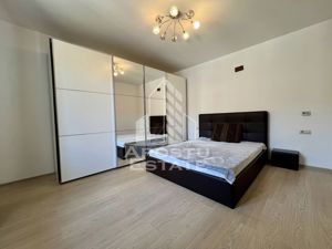 Apartament 2 camere renovat, 2 boxe si loc de parcare