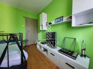 Apartament cu 3 camere, decomandat, zona Lipovei - imagine 5