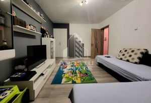 Apartament cu 3 camere, decomandat,  cu scara interioara, zona Lipovei