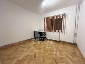 Apartament cu 3 camere, etajul 2, zona Dambovita - imagine 3