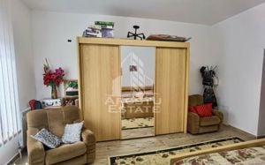 Casa cu 4 camere, , centrală proprie ,zona Parneava - imagine 6