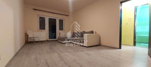 Apartament cu 2 camere semidecomandat zona Miorita - imagine 2