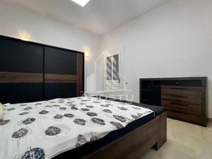 Apartament cu 4 camere 180mp loc de parcare zona centrala - imagine 2