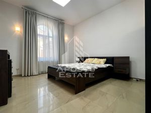 Apartament cu 4 camere 180mp loc de parcare zona centrala