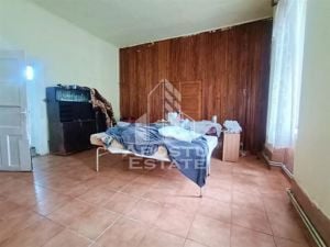 Apartament cu 4 camere, la parter, cu 2 fronturi stradale. - imagine 2