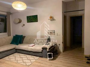 Apartament cu 3 camere, curte proprie, loc de parcare, in Dumbravita - imagine 2