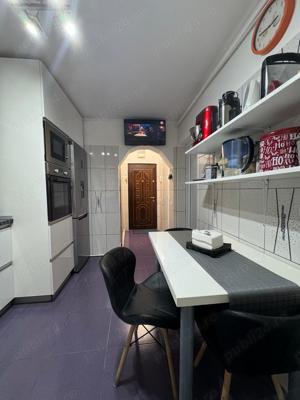 Apartament cu 3 camere, localizat în zona de sus a orașului - imagine 3