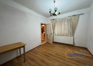 Casa cu 4 camere, beci si teren drept de 1700mp, strada Victoriei, Comanesti - imagine 6