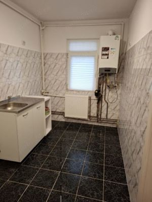 Apartament 2 camere, semidecomandat, 50mp, Berceni, Piata Sudului, 78.500euro - imagine 2