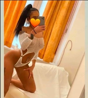 TOTAL!! La mine sau la tine !! Doua brunete  frumoase și pasionale ! 