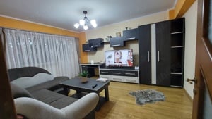 Vand apartament 2 camere ETAJ 3 mobilat utilat zona Piata Mioveni 65.000 Euro - imagine 2