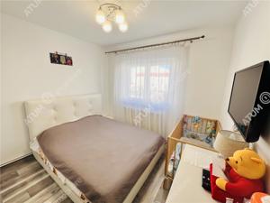 Apartament 3 camere decomandate balcon in zona Vasile Aaron Sibiu - imagine 3