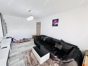 Apartament 3 camere decomandate balcon in zona Vasile Aaron Sibiu - imagine 10