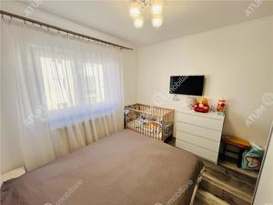 Apartament 3 camere decomandate balcon in zona Vasile Aaron Sibiu - imagine 4