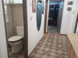 Apartament doua camere, decomandat, etaj zece, renovat, mobilat si utilat, priveliste superba liber  - imagine 7