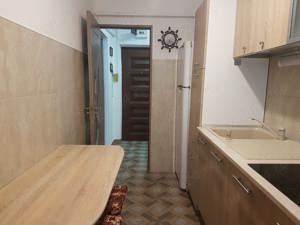 Apartament doua camere, decomandat, etaj zece, renovat, mobilat si utilat, priveliste superba liber  - imagine 9