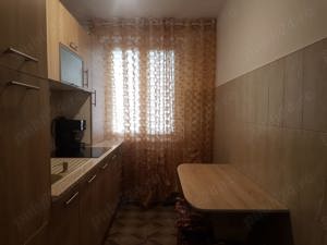 Apartament doua camere, decomandat, etaj zece, renovat, mobilat si utilat, priveliste superba liber  - imagine 12