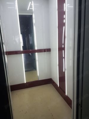 Apartament doua camere, decomandat, etaj zece, renovat, mobilat si utilat, priveliste superba liber  - imagine 18