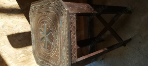 Masa consola ne-o Romaneasca