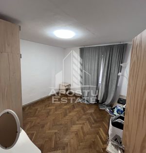 Apartament cu 3 camere, centrala proprie, zona Bucovina - imagine 2