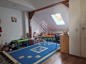 Casa individuala cu 4 apartamente si curte ,257 mpu ,zona Romanilor - imagine 11