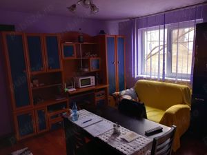 Vand apartament mobilat 