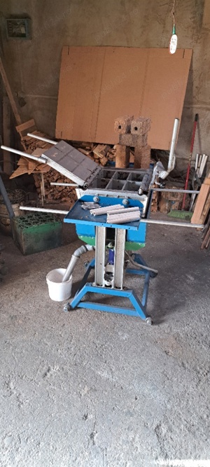 vind urgent presă hidraulică  pentru brichete 6 calupii 2 dată foarte eficientă  - imagine 3