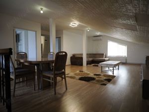 Inchiriez apartament la mansarda , giroc zona um , 4 camere - imagine 2