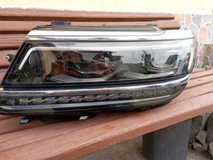 Far Volkswagen Tiguan 2 2018