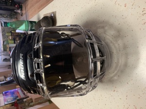 Cască hochei Bauer cu viziera, livrare gratuită!