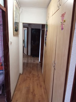 Apartament cu 3 camere decomandat la etajul3 , baie, bucătărie, balcon. - imagine 5