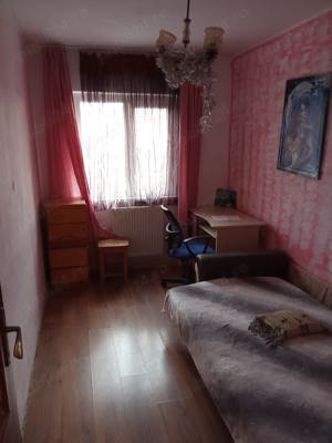 Apartament cu 3 camere decomandat la etajul3 , baie, bucătărie, balcon. - imagine 3