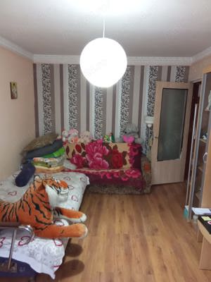 Apartament cu 3 camere decomandat la etajul3 , baie, bucătărie, balcon. - imagine 6