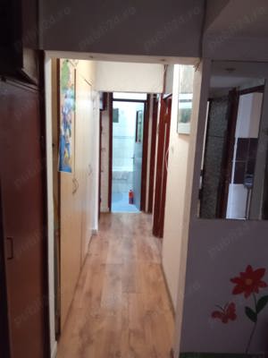 Apartament cu 3 camere decomandat la etajul3 , baie, bucătărie, balcon. - imagine 2