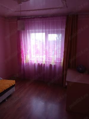 Apartament cu 3 camere decomandat la etajul3 , baie, bucătărie, balcon. - imagine 4