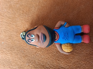 Breloc baschetbalist Lebron James, inaltimea de 5 cm 