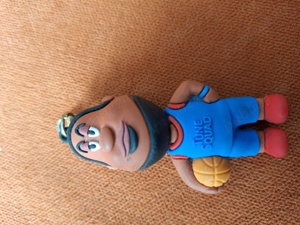 Breloc baschetbalist Lebron James, inaltimea de 5 cm - imagine 4
