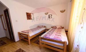 Hotel / Pensiune 7 camere  in Ghelari, jud Hunedoara - imagine 11