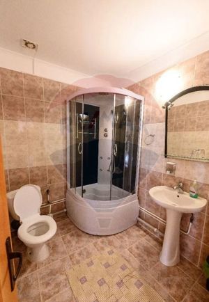 Hotel / Pensiune 7 camere  in Ghelari, jud Hunedoara - imagine 4