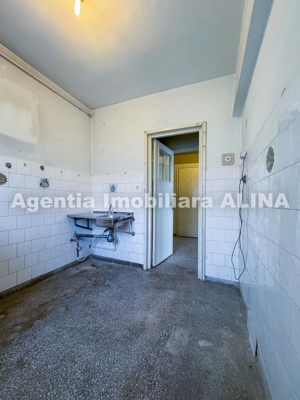 Apartament 2 camere in Deva, zona Piata Centrala, str. Mihai Viteazu, decomandat, 49mp, etaj 3, lift - imagine 8