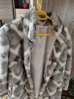 haina blana sintetica