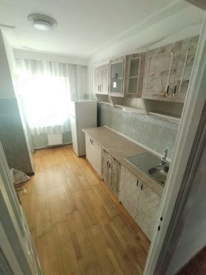 Închiriez apartament cu 2 camere - imagine 4