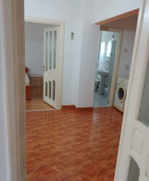 Închiriez apartament cu 2 camere - imagine 3