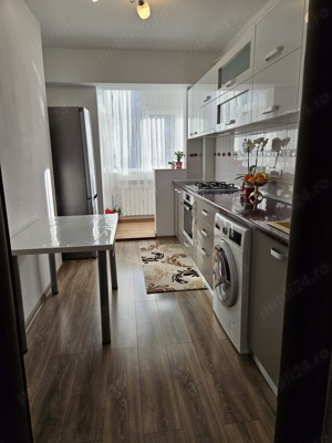 Apartament 2 camere, decomandat zona Aurel Vlaicu (BL S-uri -ic  frimu) - imagine 8