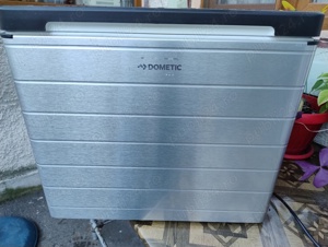 Lada dometic camping 40 de litri